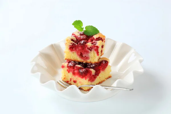 Raspberry sponge cake — Stock Photo, Image