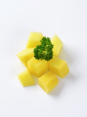 Doğranmış patates yığını