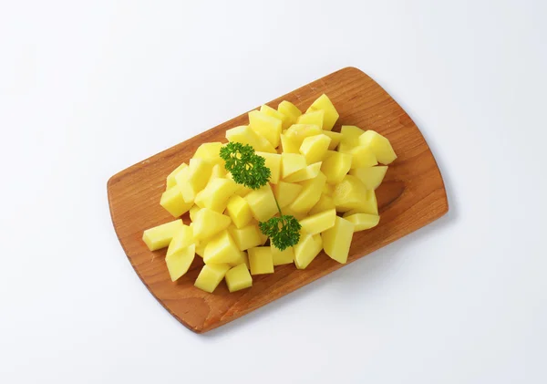 Rohe Kartoffelwürfel — Stockfoto