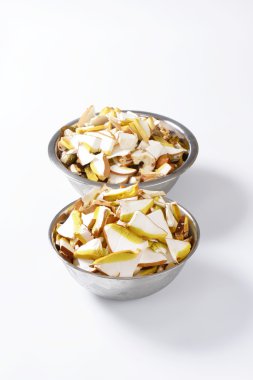 Kase dilimlenmiş mantar