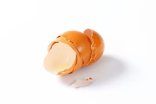 Boş kahverengi yumurta kabuğu — Stok fotoğraf