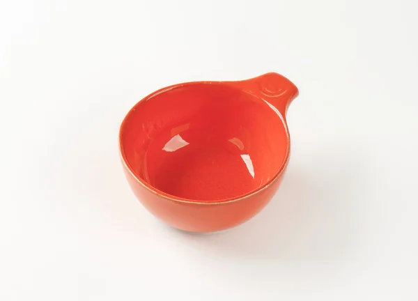 Copa de cerámica esmaltada roja —  Fotos de Stock