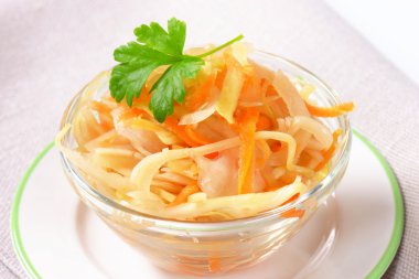 turşu lahana salatası
