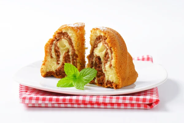 Slices of marble cake — Stock Photo, Image