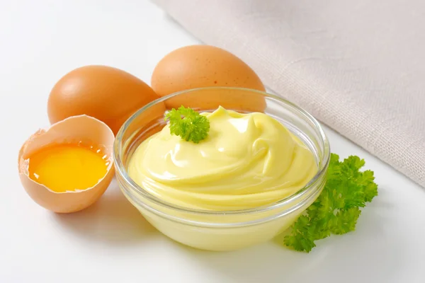 Tigela de maionese de ovo — Fotografia de Stock