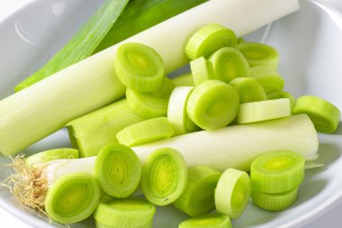 Taze pırasa dilimleri