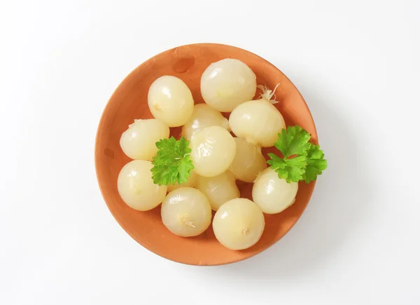 Cebollas pequeñas en escabeche — Foto de Stock