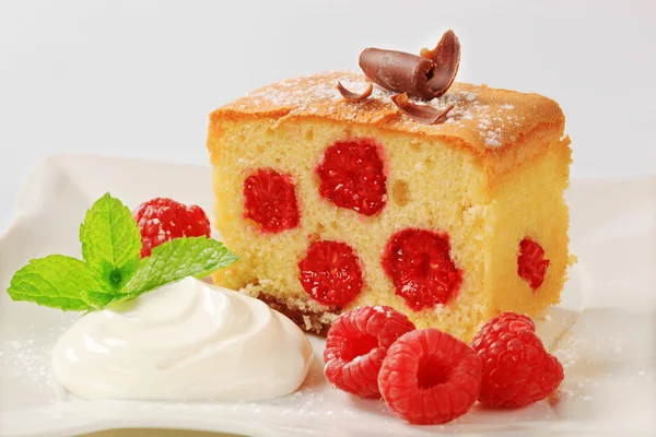Raspberry spons cake — Stockfoto