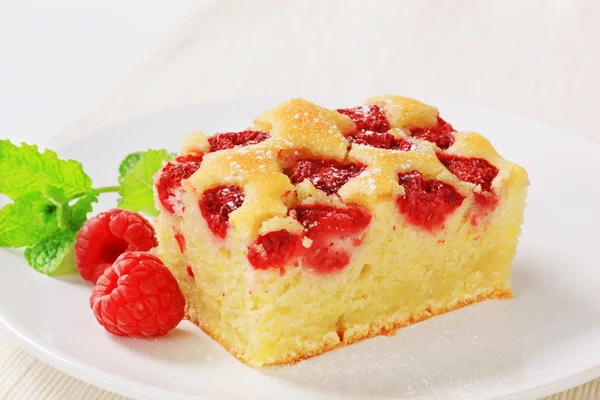 Raspberry cake segment — Stockfoto