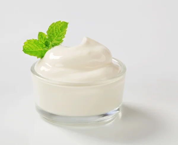 White cream in a bowl — Stock Photo, Image