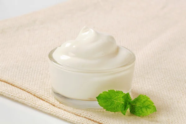 White cream in a bowl — Stock Photo, Image