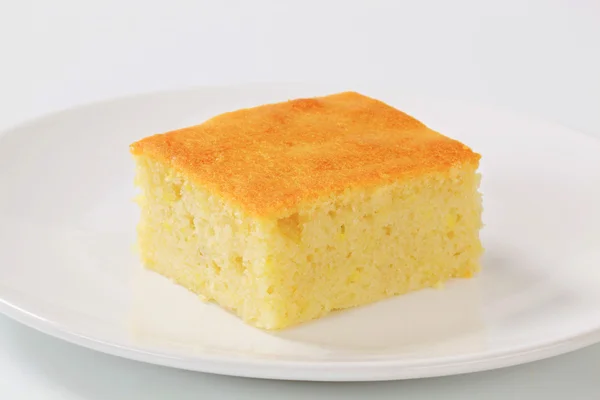 Lemon sponge cake — Stock Photo, Image