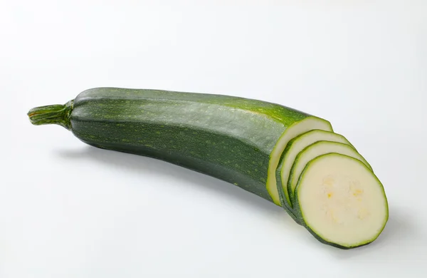 Zucchine fresche affettate — Foto Stock