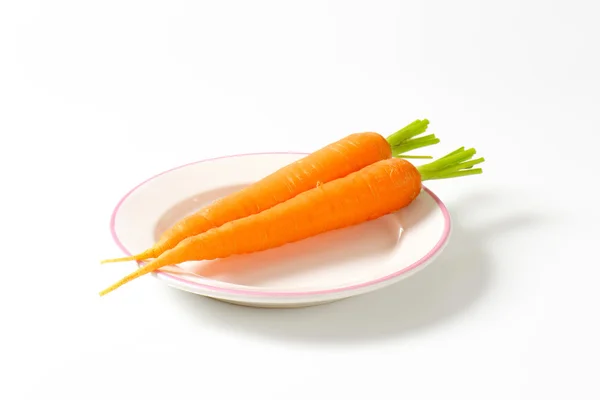Zanahorias orgánicas enteras —  Fotos de Stock