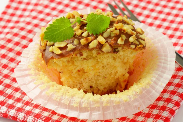 Bolo de avelã - metade comido — Fotografia de Stock