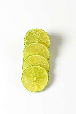 Taze limon meyve dilimleri