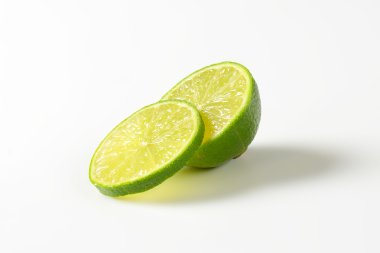 Taze limon meyve dilimleri