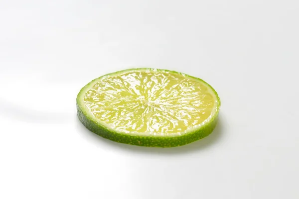 Fetta di frutta fresca di lime — Foto Stock