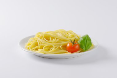 tabak pişmiş spagetti