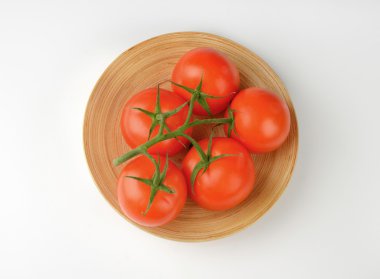 Bir sürü taze domates.