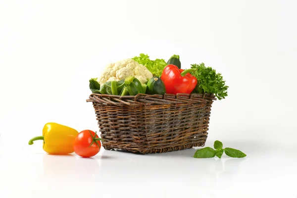 Basket of vegetables — Stock Photo, Image