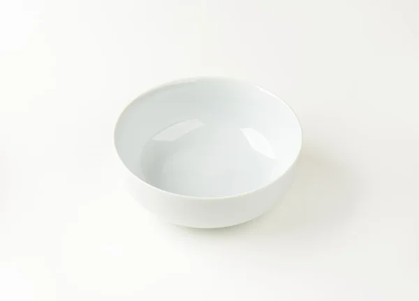 宽阔的白色碗 — 图库照片