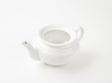 beyaz porselen çaydanlık