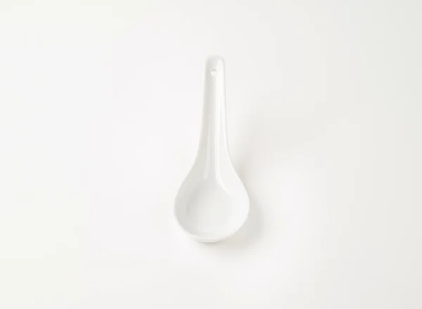Λευκό πορσελάνινο κουτάλι ορεκτικό — Φωτογραφία Αρχείου