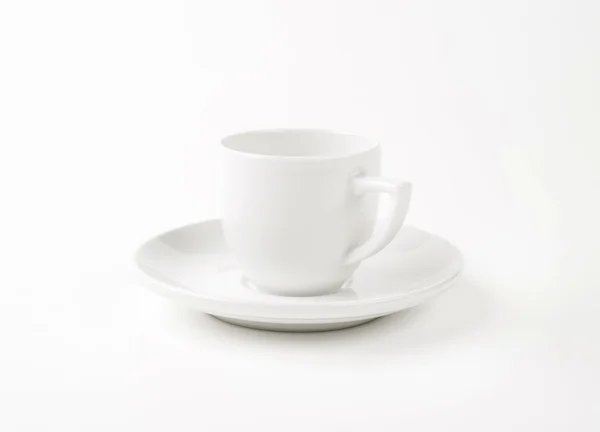 Taza blanca y platillo — Foto de Stock