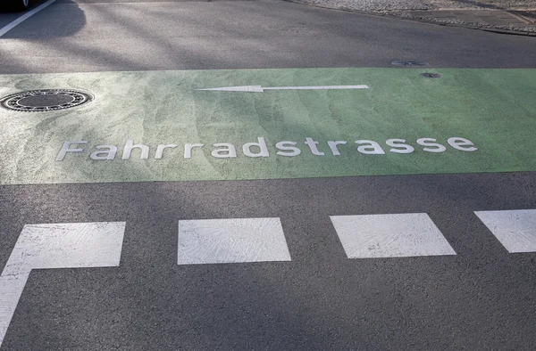 Bicycle road in Darmstadt (Hesse, Germany) — Stock Photo, Image