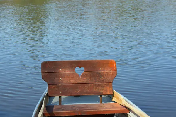 Row boat with heart — Stock Photo, Image