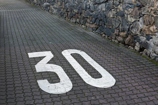 Maximum speed 30 — Stock Photo, Image