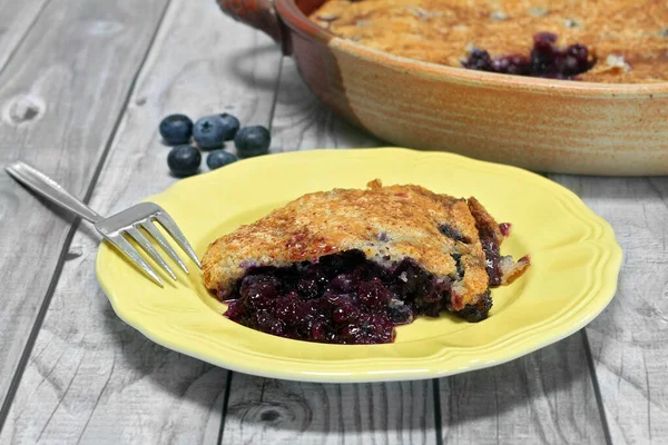 Eine Portion Blaubeeren Schuster Teilweise Auflauf Heck — Stockfoto