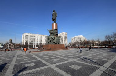 Anıt görünümünü ot Vladimir Lenin (1985, heykeltıraş Kerbel ve mimar Makarevich), Moskova şehir merkezi (Kaluzhskaya kare), Rusya Federasyonu. Popüler Simgesel Yapı