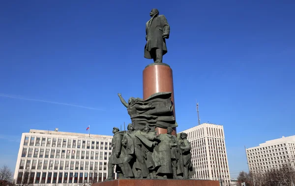 Blick auf das Denkmal Wladimir Lenins (1985, Bildhauer Kerbel und Architekt Makarewitsch), Moskauer Stadtzentrum (Kaluschskaja-Platz), Russland. Beliebtes Wahrzeichen — Stockfoto
