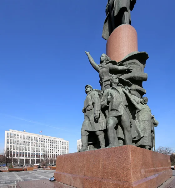 Vista do monumento ot Vladimir Lenin (1985, Escultor Kerbel e arquiteto Makarevich), centro da cidade de Moscou (Praça Kaluzhskaya), Rússia. Marco popular — Fotografia de Stock