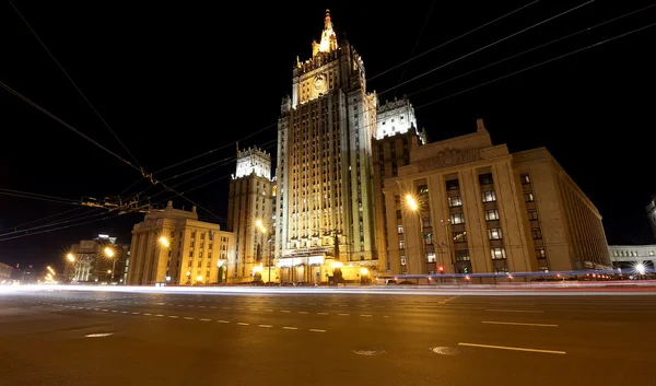 Ryska federationens utrikesministerium, Smolenskaja-torget, Moskva, Ryssland — Stockfoto