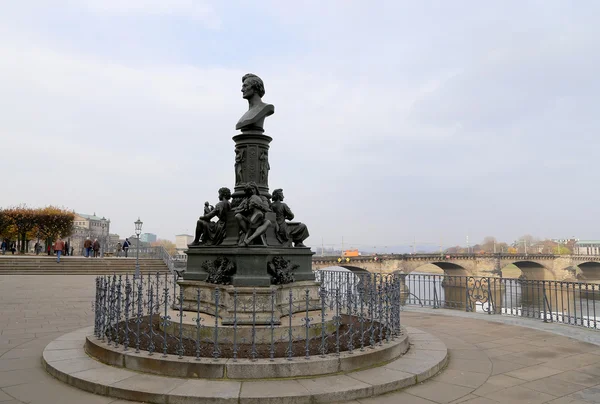 Bruhl Terrace, un ensemble architectural historique à Dresde, Allemagne — Photo