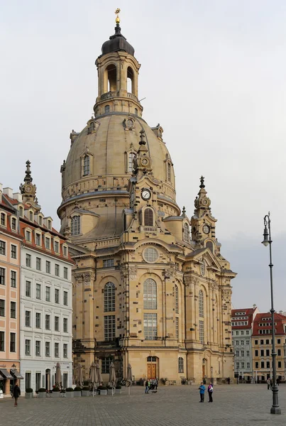 A Frauenkirche de Dresden (literalmente Igreja de Nossa Senhora) é uma igreja luterana em Dresden, Alemanha — Fotografia de Stock