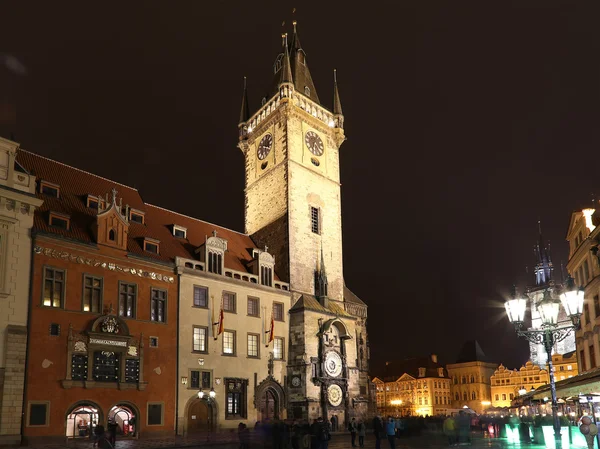 Staroměstská radnice v Praze (noční pohled), pohled ze Staroměstského náměstí, Česká republika — Stock fotografie