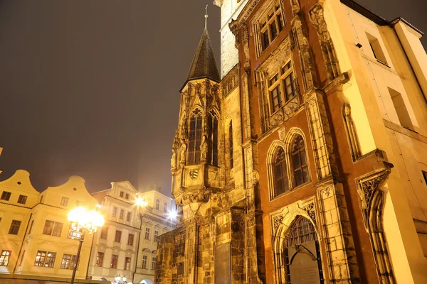 Municipio della Città Vecchia di Praga (Vista notturna), vista dalla Piazza della Città Vecchia, Repubblica Ceca — Foto Stock