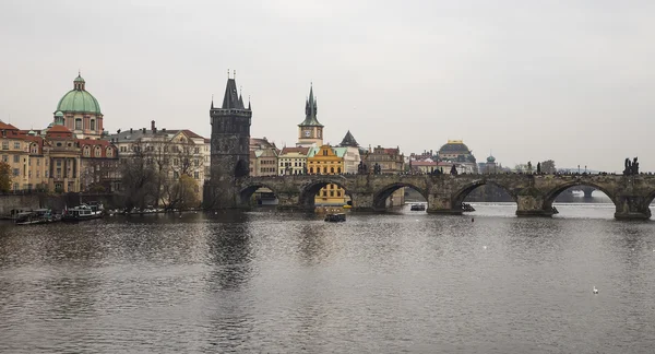 Charles Bridge (day) in Prague, Czech Republic — Stock Photo, Image