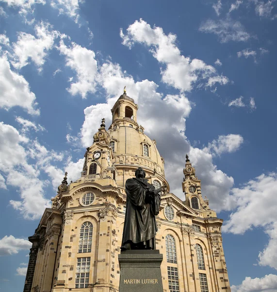 Дрезденская Фрауэнкирхе (буквально Церковь Богоматери) - лютеранская церковь в Дрездене, Германия — стоковое фото