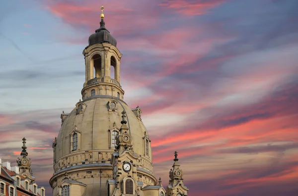 Dresden Frauenkirche (bokstavligen Church of Our Lady) är en luthersk kyrka i Dresden, Tyskland — Stockfoto