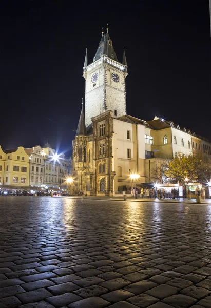 Staroměstská radnice v Praze (noční pohled), pohled ze Staroměstského náměstí, Česká republika — Stock fotografie