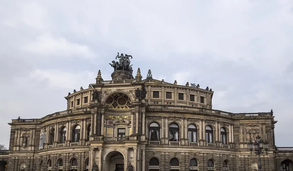 Semper Opera House en Dresde, Alemania — Foto de Stock