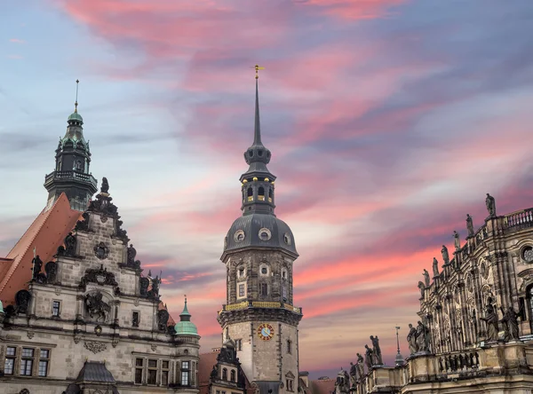 Stallhof Dresden, Germany (Dresdner Residenzschloss, Dresdner Schloss). Dresden slott eller Kungliga slottet är en av de äldsta byggnaderna i Dresden.It har varit residence väljare och kungar av Sachsen — Stockfoto