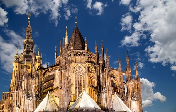 Cattedrale di San Vito (cattedrale cattolica romana) nel Castello di Praga, Repubblica Ceca — Foto Stock