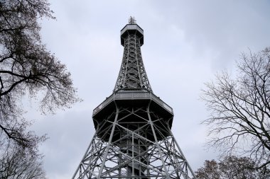 Petrin gözcü Kulesi (1892), Eyfel Kulesi, Petrin Hill Park, Prague, Çek Cumhuriyeti benzeyen 