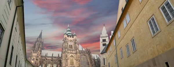 체코 공화국 프라하 성에 있는 성 비투스 성당 ( 로마 가톨릭교회 대성당 ) — 스톡 사진